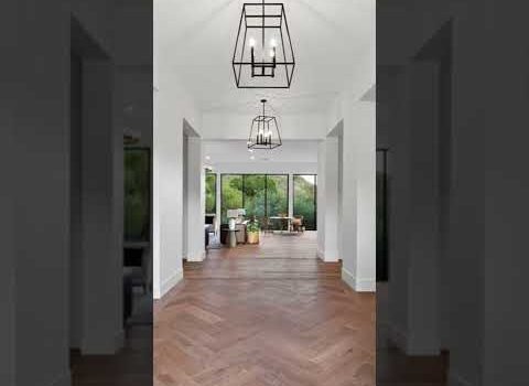 Making 7 Figures Flipping A Luxury House! #shorts #luxuryflipping Making 7 Figures Flipping A Luxury House! #shorts #luxuryflipping