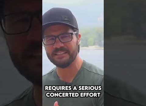 Should You Quit Your Job to Wholesale or Flip Houses Full Time? #shorts Should You Quit Your Job to Wholesale or Flip Houses Full Time? #shorts